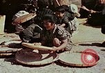 Image Réhabilitation des autochtones sur Okinawa en Seconde Guerre Mondiale Okinawa îles Ryukyu, 1945, de la seconde 30 séquences d'archives historiques vidéo 65675070759