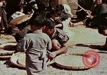 Image Réhabilitation des autochtones sur Okinawa en Seconde Guerre Mondiale Okinawa îles Ryukyu, 1945, de la seconde 36 séquences d'archives historiques vidéo 65675070759