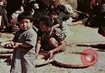 Image Réhabilitation des autochtones sur Okinawa en Seconde Guerre Mondiale Okinawa îles Ryukyu, 1945, de la seconde 37 séquences d'archives historiques vidéo 65675070759