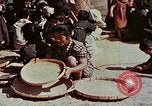 Image Réhabilitation des autochtones sur Okinawa en Seconde Guerre Mondiale Okinawa îles Ryukyu, 1945, de la seconde 42 séquences d'archives historiques vidéo 65675070759