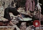 Image Réhabilitation des autochtones sur Okinawa en Seconde Guerre Mondiale Okinawa îles Ryukyu, 1945, de la seconde 49 séquences d'archives historiques vidéo 65675070759