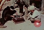 Image Réhabilitation des autochtones sur Okinawa en Seconde Guerre Mondiale Okinawa îles Ryukyu, 1945, de la seconde 59 séquences d'archives historiques vidéo 65675070759