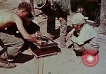 Image Réhabilitation des autochtones sur Okinawa en Seconde Guerre Mondiale Okinawa îles Ryukyu, 1945, de la seconde 60 séquences d'archives historiques vidéo 65675070759