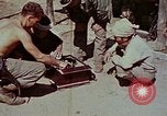 Image Réhabilitation des autochtones sur Okinawa en Seconde Guerre Mondiale Okinawa îles Ryukyu, 1945, de la seconde 61 séquences d'archives historiques vidéo 65675070759