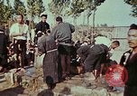 Standbild Lebensbedingungen der einheimischen Ishikawa Okinawa Japan, 1945, aus Sekunde 25 historischem Filmmaterial Videoclip 65675070760