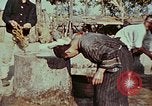 Standbild Lebensbedingungen der einheimischen Ishikawa Okinawa Japan, 1945, aus Sekunde 37 historischem Filmmaterial Videoclip 65675070760