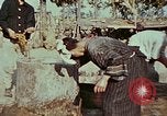 Standbild Lebensbedingungen der einheimischen Ishikawa Okinawa Japan, 1945, aus Sekunde 38 historischem Filmmaterial Videoclip 65675070760