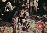 Standbild Lebensbedingungen der einheimischen Ishikawa Okinawa Japan, 1945, aus Sekunde 60 historischem Filmmaterial Videoclip 65675070760