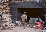 Standbild USA 1st Marine Division Okinawa Ryukyu Inseln, 1945, aus Sekunde 5 historischem Filmmaterial Videoclip 65675070764