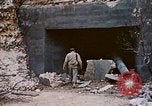 Standbild USA 1st Marine Division Okinawa Ryukyu Inseln, 1945, aus Sekunde 14 historischem Filmmaterial Videoclip 65675070764