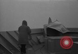 Image homme sur Lookout Péninsule Antarctique, 1946, de la seconde 1 séquences d'archives historiques vidéo 65675070789