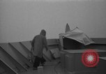 Image homme sur Lookout Péninsule Antarctique, 1946, de la seconde 3 séquences d'archives historiques vidéo 65675070789
