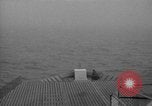 Image homme sur Lookout Péninsule Antarctique, 1946, de la seconde 42 séquences d'archives historiques vidéo 65675070789