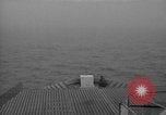 Image homme sur Lookout Péninsule Antarctique, 1946, de la seconde 44 séquences d'archives historiques vidéo 65675070789