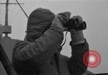 Image homme sur Lookout Péninsule Antarctique, 1946, de la seconde 56 séquences d'archives historiques vidéo 65675070789