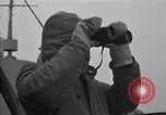 Image homme sur Lookout Péninsule Antarctique, 1946, de la seconde 60 séquences d'archives historiques vidéo 65675070789