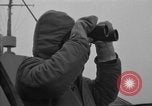 Image homme sur Lookout Péninsule Antarctique, 1946, de la seconde 61 séquences d'archives historiques vidéo 65675070789