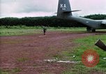 Standbild kambodschanische Flüchtlinge Boung lange Kambodscha, 1970, aus Sekunde 21 historischem Filmmaterial Videoclip 65675070846