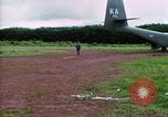 Standbild kambodschanische Flüchtlinge Boung lange Kambodscha, 1970, aus Sekunde 23 historischem Filmmaterial Videoclip 65675070846