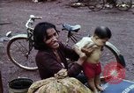 Image réfugiés cambodgiens Boung Long Cambodge, 1970, de la seconde 11 séquences d'archives historiques vidéo 65675070847
