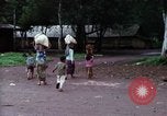 Image réfugiés cambodgiens Boung Long Cambodge, 1970, de la seconde 19 séquences d'archives historiques vidéo 65675070847