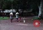Image réfugiés cambodgiens Boung Long Cambodge, 1970, de la seconde 23 séquences d'archives historiques vidéo 65675070847