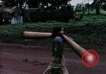 Image réfugiés cambodgiens Boung Long Cambodge, 1970, de la seconde 60 séquences d'archives historiques vidéo 65675070847