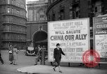 Immagine di Attività civili Londra Inghilterra Regno Unito, 1943, secondo 15 filmato di repertorio 65675070895