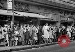 Standbild Zeitung London England Vereinigtes Königreich, 1943, aus Sekunde 6 historischem Filmmaterial Videoclip 65675070898