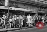 Standbild Zeitung London England Vereinigtes Königreich, 1943, aus Sekunde 7 historischem Filmmaterial Videoclip 65675070898