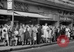 Standbild Zeitung London England Vereinigtes Königreich, 1943, aus Sekunde 8 historischem Filmmaterial Videoclip 65675070898