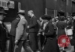 Standbild Zeitung London England Vereinigtes Königreich, 1943, aus Sekunde 30 historischem Filmmaterial Videoclip 65675070898