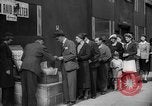 Standbild Zeitung London England Vereinigtes Königreich, 1943, aus Sekunde 43 historischem Filmmaterial Videoclip 65675070898