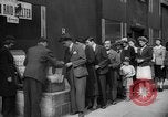 Standbild Zeitung London England Vereinigtes Königreich, 1943, aus Sekunde 44 historischem Filmmaterial Videoclip 65675070898