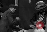 Standbild Zeitung London England Vereinigtes Königreich, 1943, aus Sekunde 49 historischem Filmmaterial Videoclip 65675070898