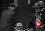 Standbild Zeitung London England Vereinigtes Königreich, 1943, aus Sekunde 50 historischem Filmmaterial Videoclip 65675070898