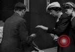 Standbild Zeitung London England Vereinigtes Königreich, 1943, aus Sekunde 52 historischem Filmmaterial Videoclip 65675070898