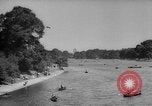 Immagine di Folla di Londra Londra Inghilterra Regno Unito, 1943, secondo 13 filmato di repertorio 65675070899