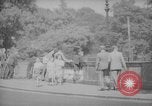 Immagine di Folla di Londra Londra Inghilterra Regno Unito, 1943, secondo 57 filmato di repertorio 65675070899