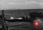 Immagine di Landing Craft pozzi meccanizzati su D-Day Canale in inglese, 1944, secondo 7 filmato di repertorio 65675070901