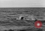Immagine di Landing Craft pozzi meccanizzati su D-Day Canale in inglese, 1944, secondo 19 filmato di repertorio 65675070901