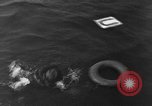 Immagine di Landing Craft pozzi meccanizzati su D-Day Canale in inglese, 1944, secondo 24 filmato di repertorio 65675070901