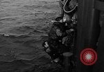 Immagine di Landing Craft pozzi meccanizzati su D-Day Canale in inglese, 1944, secondo 32 filmato di repertorio 65675070901