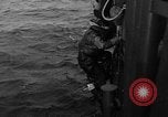 Immagine di Landing Craft pozzi meccanizzati su D-Day Canale in inglese, 1944, secondo 33 filmato di repertorio 65675070901