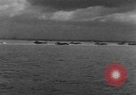 Immagine di Landing Craft pozzi meccanizzati su D-Day Canale in inglese, 1944, secondo 40 filmato di repertorio 65675070901