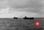 Immagine di Landing Craft pozzi meccanizzati su D-Day Canale in inglese, 1944, secondo 50 filmato di repertorio 65675070901