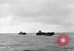 Immagine di Landing Craft pozzi meccanizzati su D-Day Canale in inglese, 1944, secondo 51 filmato di repertorio 65675070901
