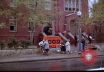 Immagine di Aiuto ai bisognosi dopo 1968 sommosse Washington DC USA, 1968, secondo 1 filmato di repertorio 65675070912
