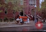 Immagine di Aiuto ai bisognosi dopo 1968 sommosse Washington DC USA, 1968, secondo 3 filmato di repertorio 65675070912