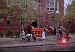 Immagine di Aiuto ai bisognosi dopo 1968 sommosse Washington DC USA, 1968, secondo 5 filmato di repertorio 65675070912
